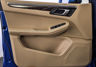 Подержанный автомобиль Porsche Macan 2015 года (19 фото)