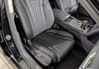 Подержанный автомобиль Hongqi H5 2024 года (23 фото)