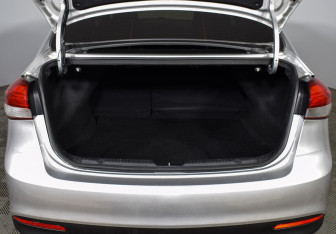 Подержанный автомобиль Kia Cerato Sedan 2017 года (9 фото)