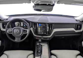 Подержанный автомобиль Volvo XC60 2018 года (14 фото)