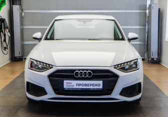 Подержанный автомобиль Audi A4 Sedan 2021 года (2 фото)