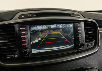 Подержанный автомобиль Kia Sorento 2016 года (14 фото)