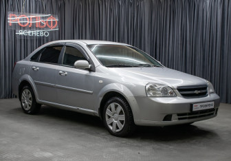 Подержанный автомобиль Chevrolet Lacetti Sedan 2009 года (3 фото)