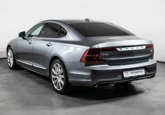 Подержанный автомобиль Volvo S90 2019 года (7 фото)