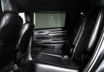 Подержанный автомобиль Toyota Highlander 2014 года (12 фото)