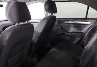 Подержанный автомобиль Skoda Rapid Liftback 2019 года (12 фото)