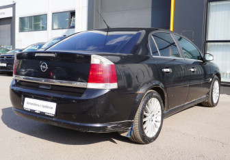 Подержанный автомобиль Opel Vectra Sedan 2006 года (5 фото)