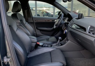 Подержанный автомобиль Audi Q3 2017 года (22 фото)
