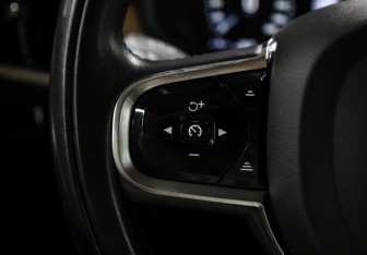 Подержанный автомобиль Volvo S90 2020 года (20 фото)