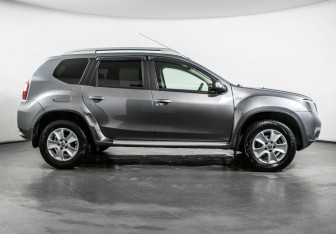 Подержанный автомобиль Nissan Terrano 2018 года (4 фото)