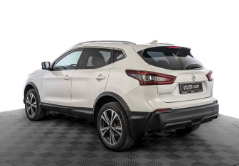 Подержанный автомобиль Nissan Qashqai 2020 года (7 фото)