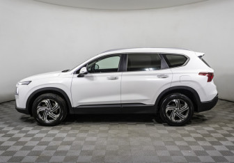 Подержанный автомобиль Hyundai Santa Fe 2021 года (8 фото)