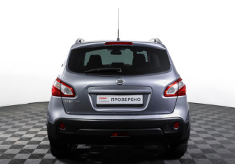 Подержанный автомобиль Nissan Qashqai 2010 года (6 фото)