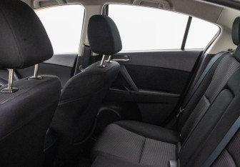 Подержанный автомобиль Mazda 3 Sedan 2012 года (11 фото)