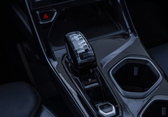 Подержанный автомобиль Geely Atlas 2024 года (20 фото)