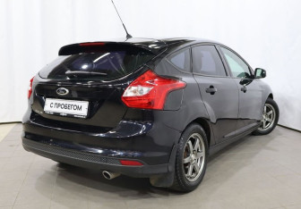 Подержанный автомобиль Ford Focus Hatchback 2013 года (4 фото)