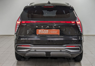 Подержанный автомобиль Geely Atlas 2024 года (6 фото)