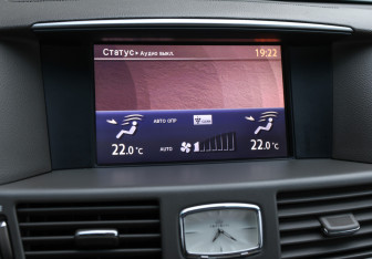 Подержанный автомобиль Infiniti M Sedan 2010 года (18 фото)