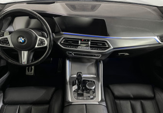 Подержанный автомобиль BMW X6 2020 года (11 фото)