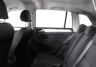 Подержанный автомобиль Volkswagen Tiguan 2020 года (12 фото)