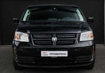 Подержанный автомобиль Dodge Caravan 2009 года (2 фото)
