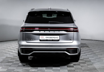 Подержанный автомобиль Geely Monjaro 2025 года (6 фото)