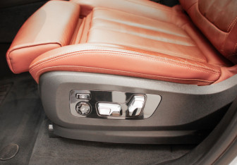 Подержанный автомобиль BMW X7 2019 года (26 фото)