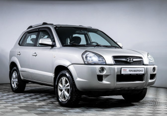 Подержанный автомобиль Hyundai Tucson 2008 года (3 фото)