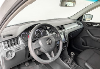 Подержанный автомобиль Skoda Rapid Liftback 2018 года (16 фото)
