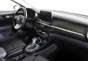 Подержанный автомобиль Kia Cerato Sedan 2019 года (5 фото)