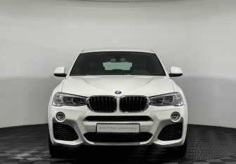 Подержанный автомобиль BMW X4 2017 года (3 фото)