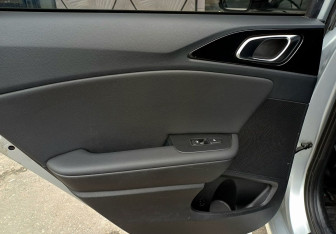 Подержанный автомобиль Kia Ceed Wagon 2019 года (23 фото)