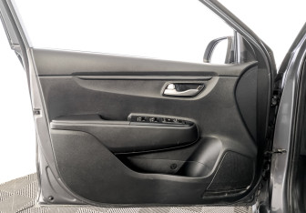 Подержанный автомобиль Kia Rio Hatchback 2021 года (19 фото)