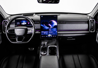 Подержанный автомобиль Jaecoo J7 2023 года (24 фото)