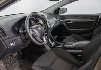 Подержанный автомобиль Hyundai i40 Wagon 2014 года (10 фото)