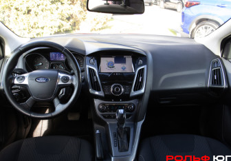 Подержанный автомобиль Ford Focus Hatchback 2012 года (12 фото)
