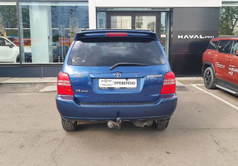 Подержанный автомобиль Toyota Highlander 2002 года (6 фото)