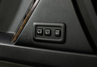 Подержанный автомобиль Toyota Land Cruiser Prado 2010 года (15 фото)