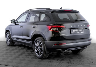 Подержанный автомобиль Skoda Karoq 2021 года (7 фото)