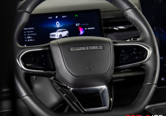 Подержанный автомобиль Jaecoo J7 2025 года (11 фото)