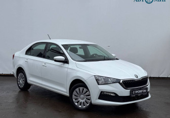 Подержанный автомобиль Skoda Rapid Liftback 2021 года (3 фото)