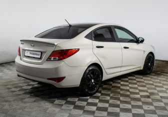 Подержанный автомобиль Hyundai Solaris Sedan 2015 года (5 фото)