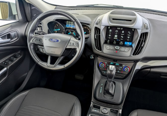 Подержанный автомобиль Ford Kuga 2018 года (30 фото)