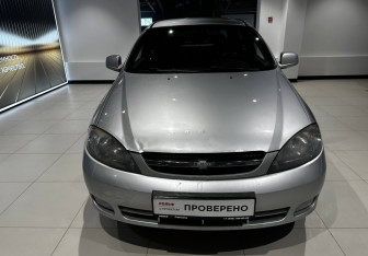Подержанный автомобиль Chevrolet Lacetti Hatchback 2012 года (8 фото)