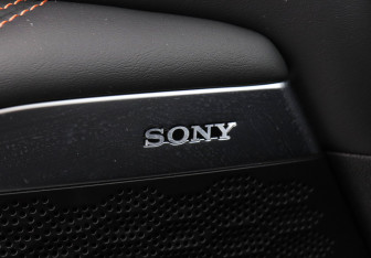 Подержанный автомобиль Changan UNI-K 2023 года (18 фото)