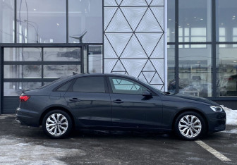 Подержанный автомобиль Audi A4 Sedan 2020 года (4 фото)