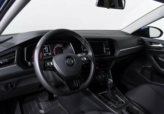 Подержанный автомобиль Volkswagen Jetta Sedan 2020 года (11 фото)