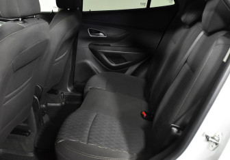 Подержанный автомобиль Opel Mokka 2013 года (11 фото)