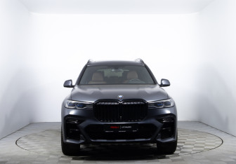 Подержанный автомобиль BMW X7 2020 года (2 фото)