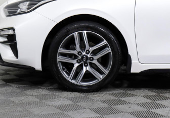 Подержанный автомобиль Kia Cerato Sedan 2019 года (7 фото)